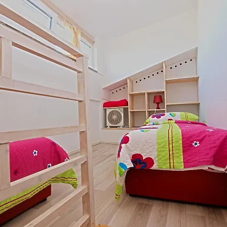 Zoran 1497 Apartment